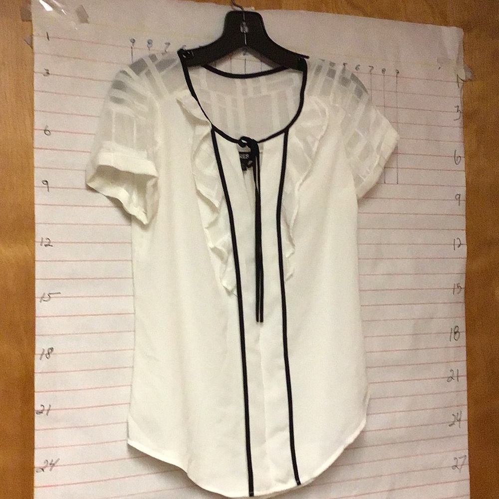 EXPRESS  women's blouse, sz XS.  off white and black - Picture 11 of 16